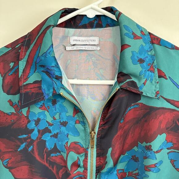 Urban Outfitters Windbreaker Jacket Womens SMALL Retro Cropped Full Zip Floral - Picture 2 of 13